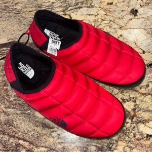 The North Face Red Quilted Slippers Men’s 14 NWT